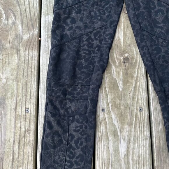 Free People Leopard Print Seamed High Rise Leggings Womens XS - Picture 3 of 9